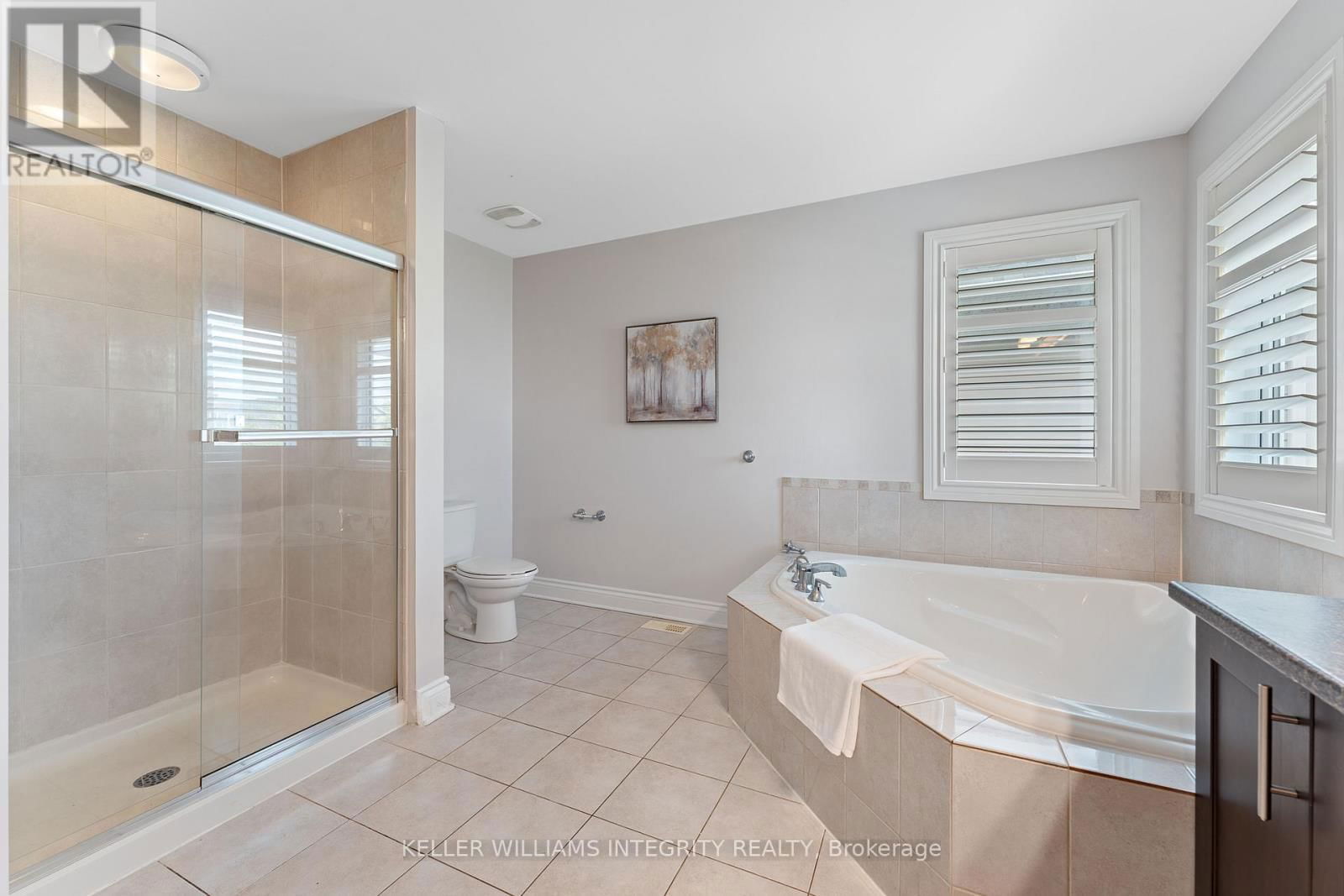 357 LANGRELL CRESCENT Image 33