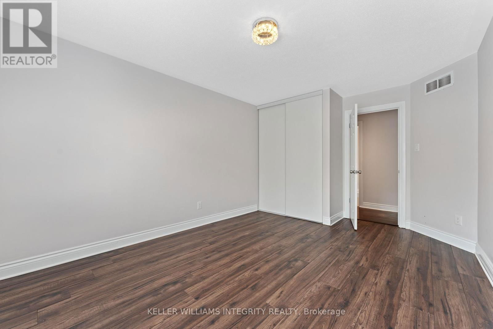 357 LANGRELL CRESCENT Image 38