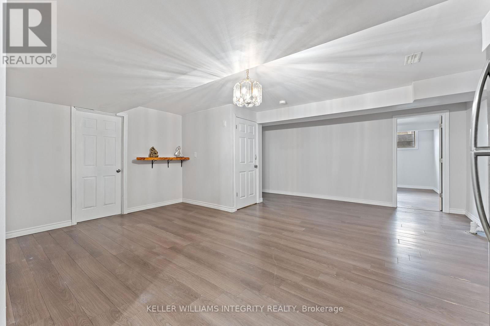 357 LANGRELL CRESCENT Image 42
