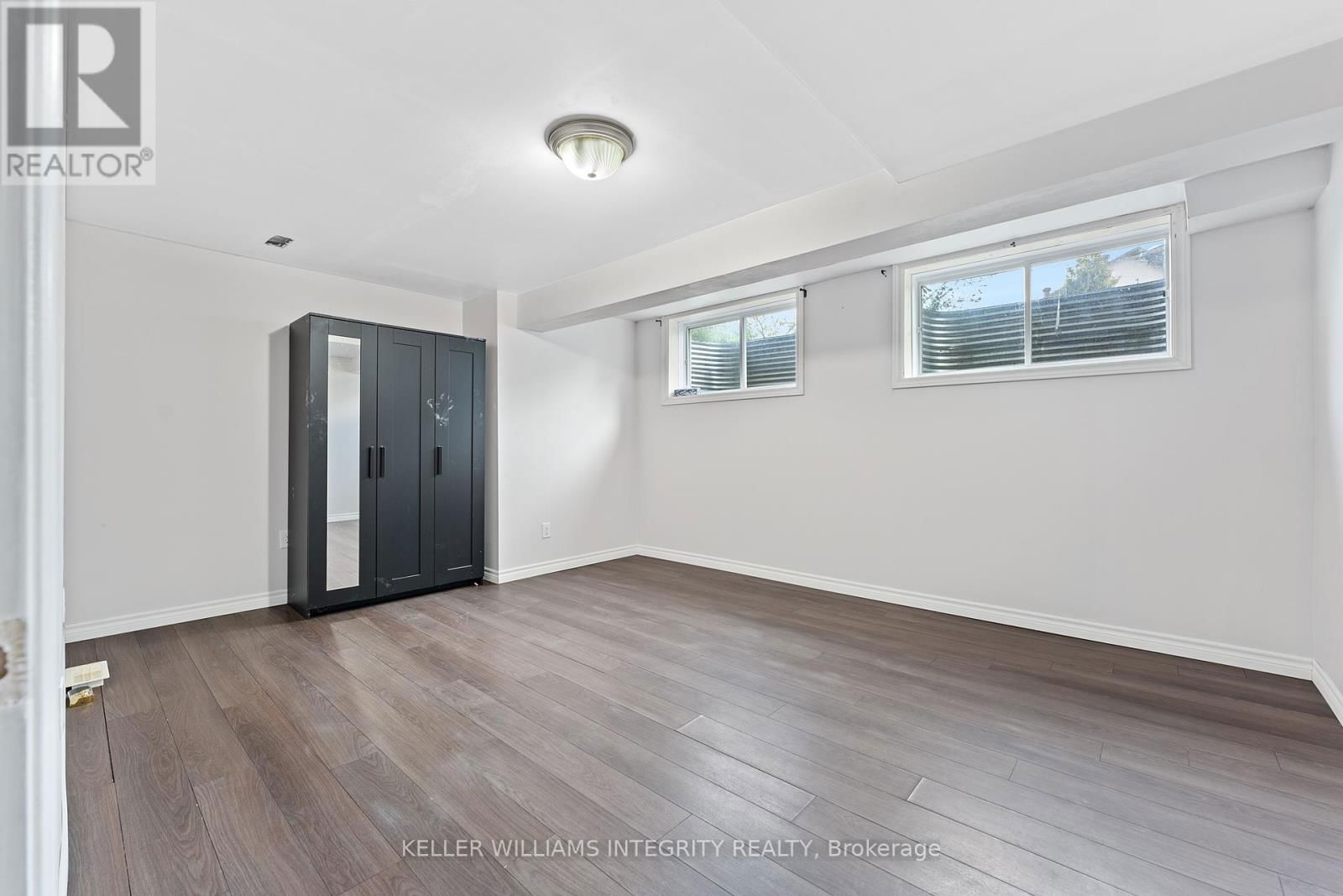 357 LANGRELL CRESCENT Image 43