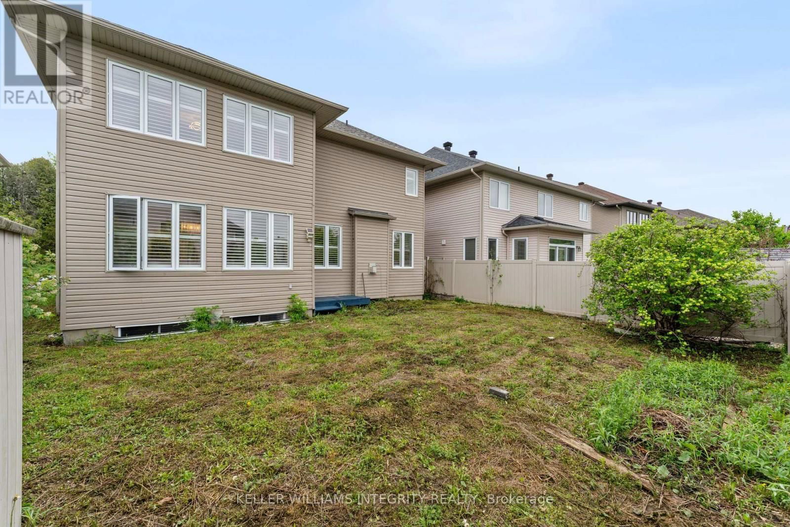 357 LANGRELL CRESCENT Image 45