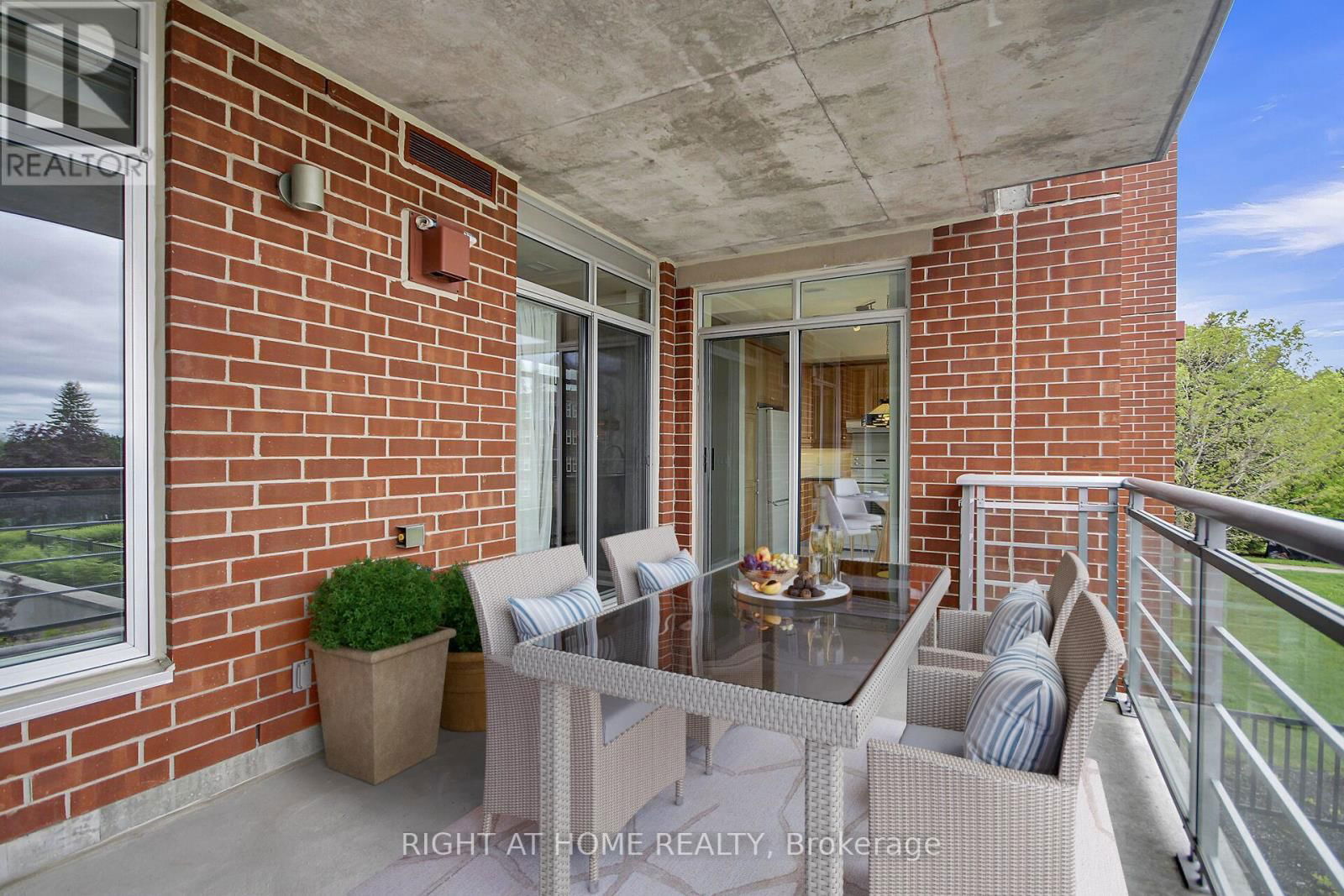 308 - 136 DARLINGTON PRIVATE NORTHWEST Image 33