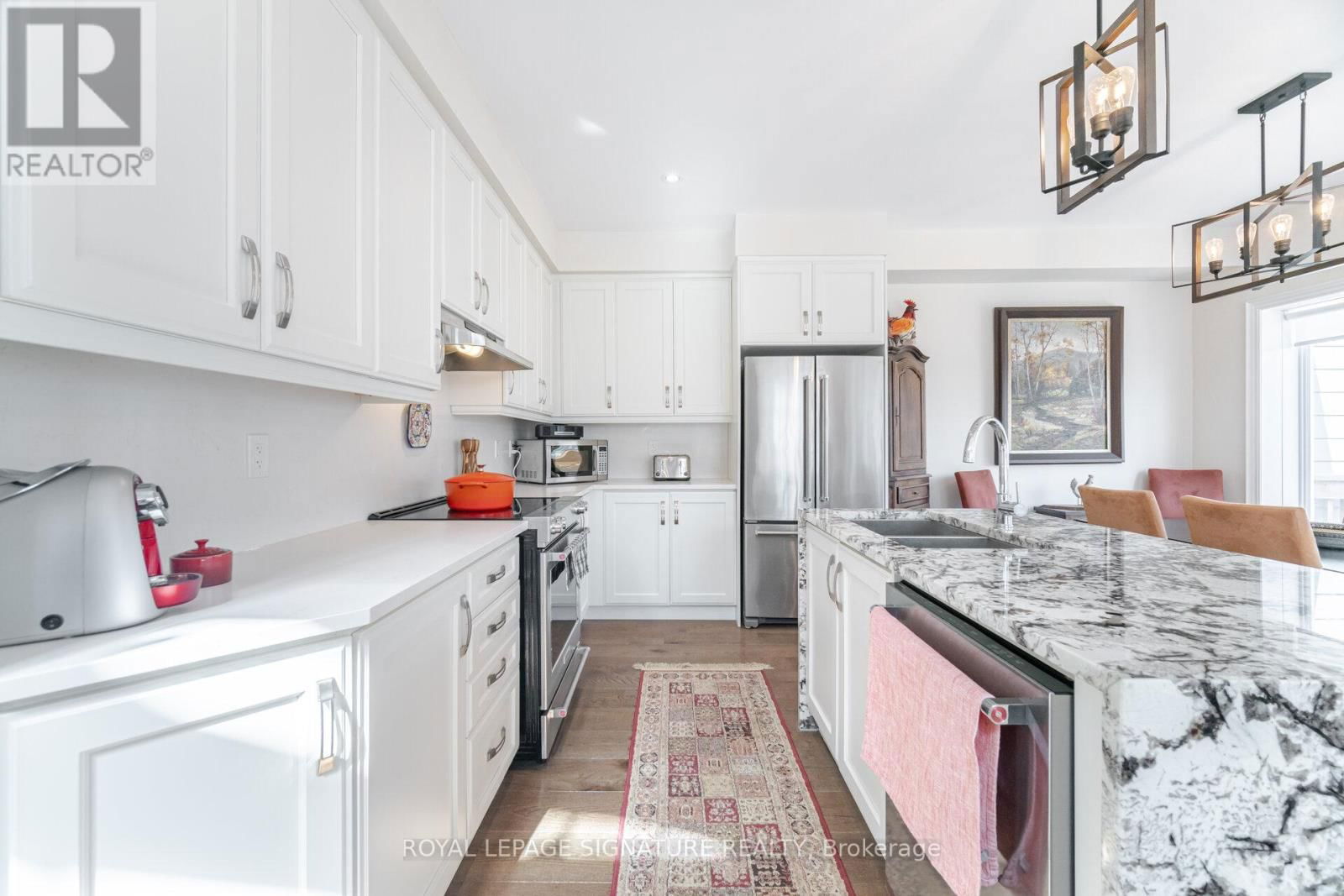 47 WINDSOR CIRCLE Image 12