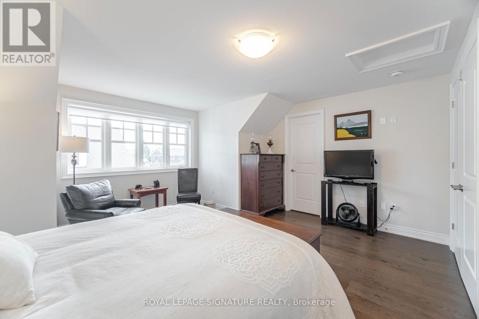 47 WINDSOR CIRCLE Image 24