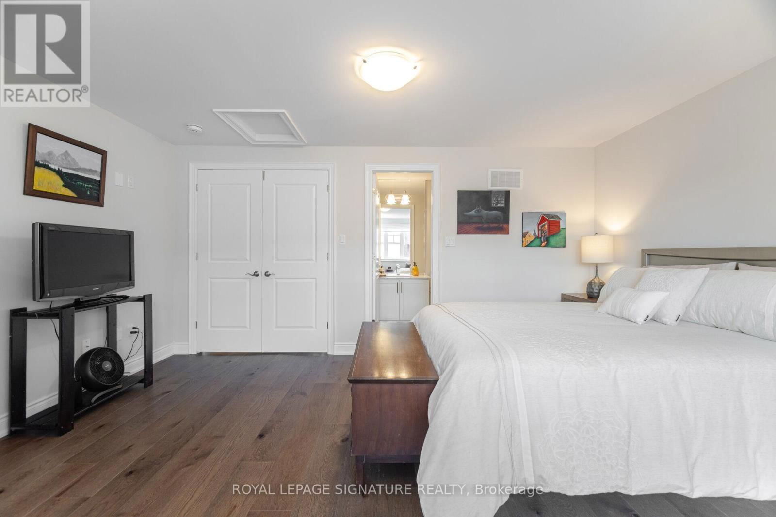 47 WINDSOR CIRCLE Image 25