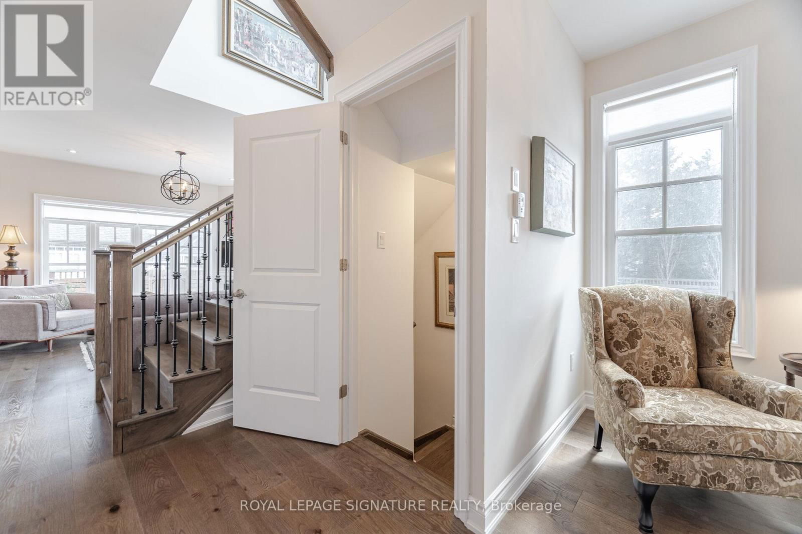 47 WINDSOR CIRCLE Image 33