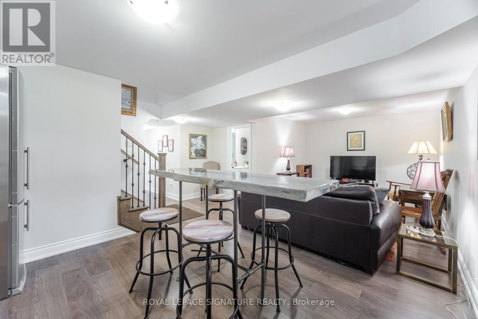 47 WINDSOR CIRCLE Image 40