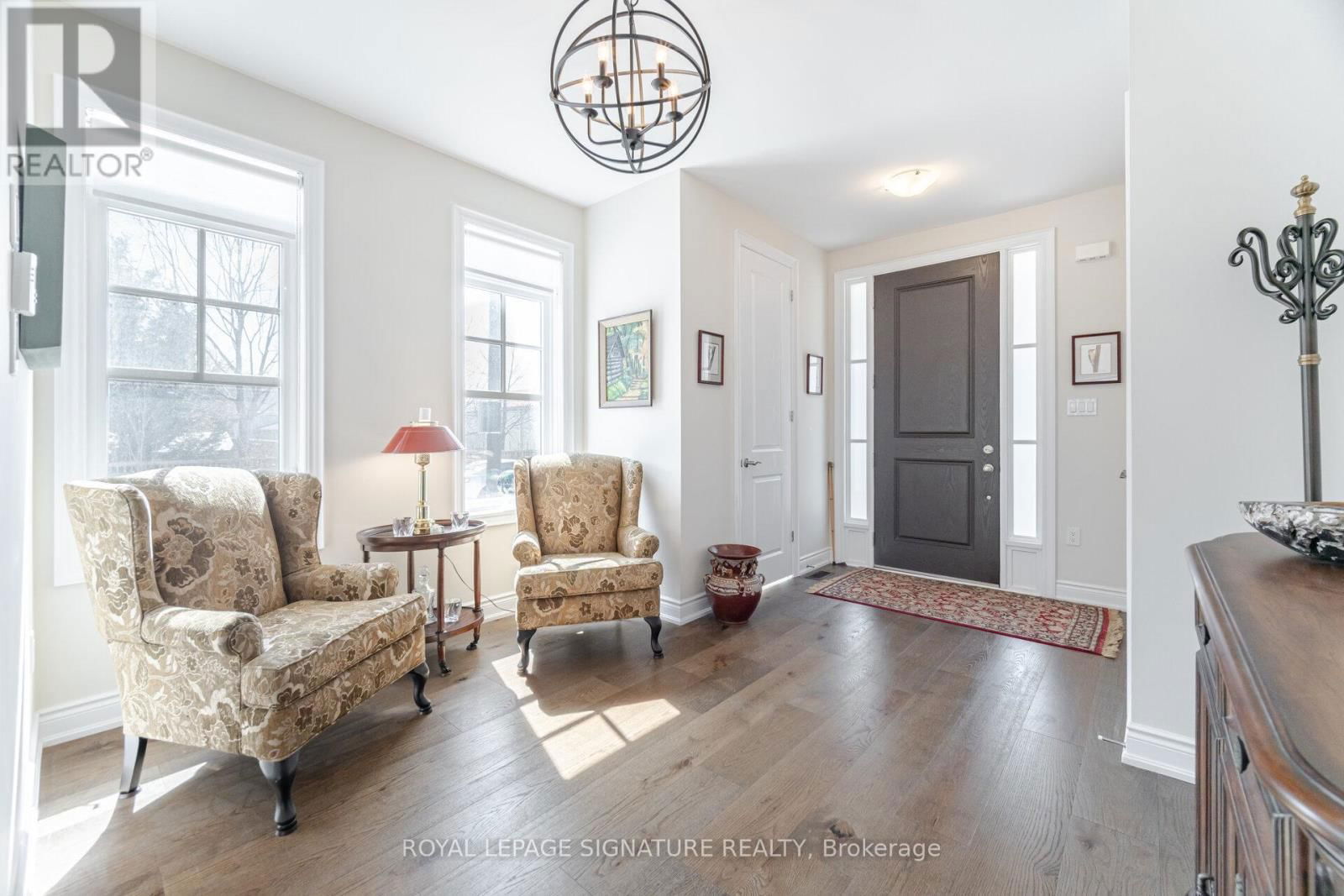 47 WINDSOR CIRCLE Image 7