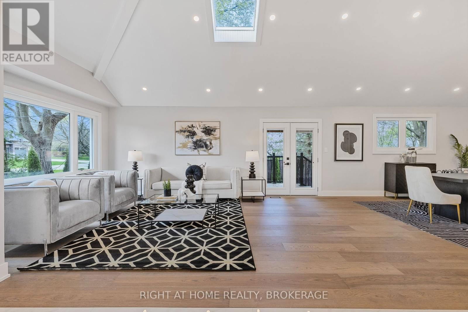 UPPER - 347 MAPLEDENE DRIVE Image 12