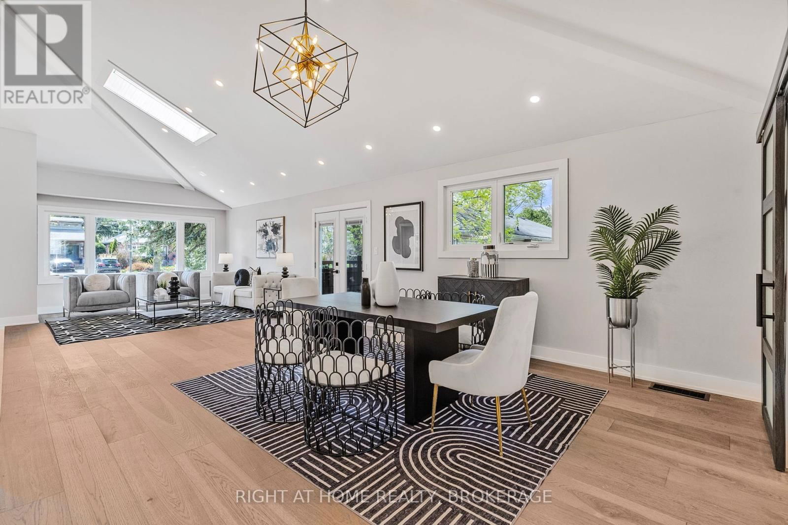 UPPER - 347 MAPLEDENE DRIVE Image 14