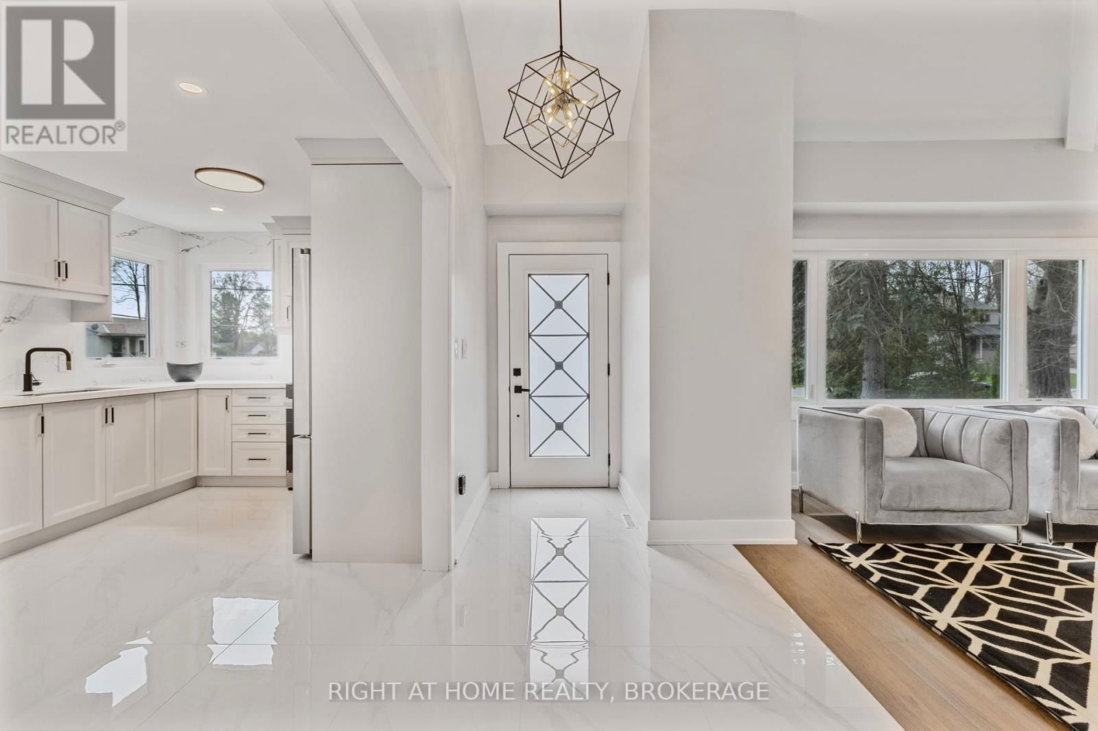 UPPER - 347 MAPLEDENE DRIVE Image 4