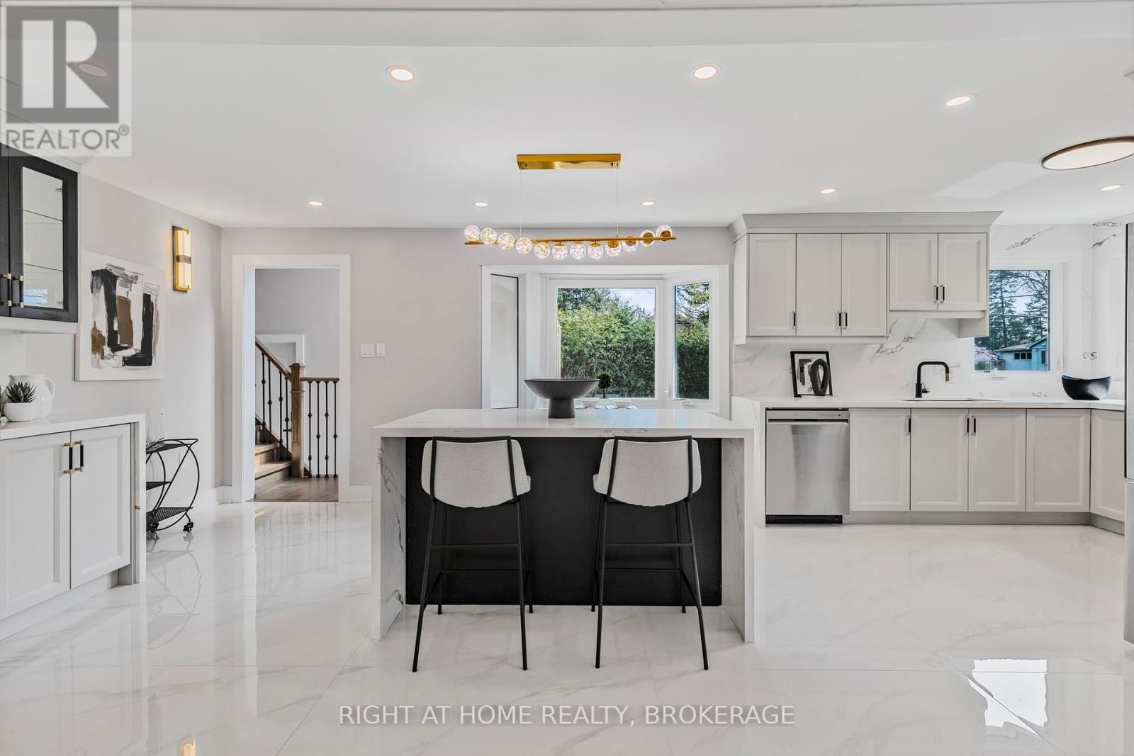 UPPER - 347 MAPLEDENE DRIVE Image 9