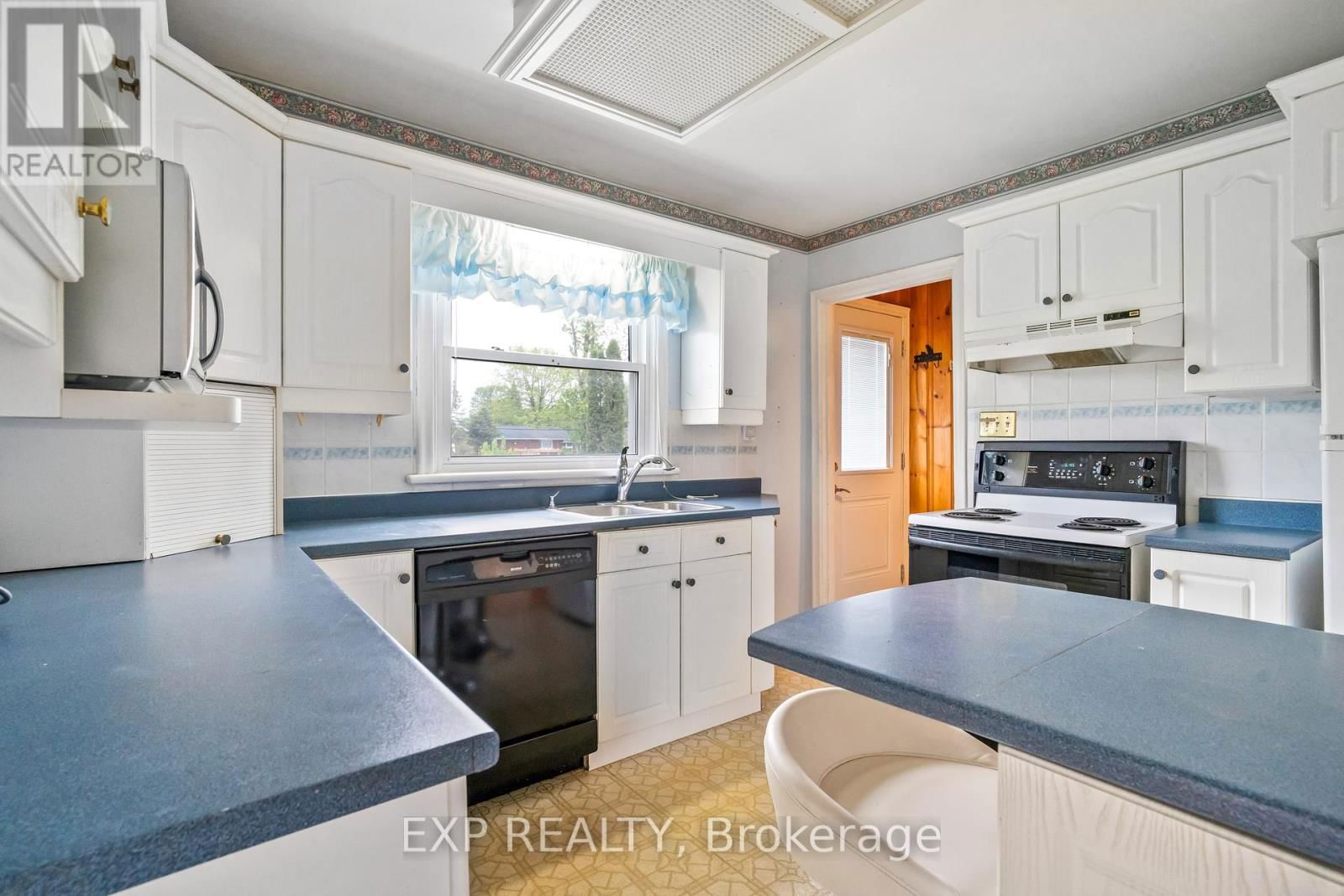 18 BROOKDALE AVENUE Image 10
