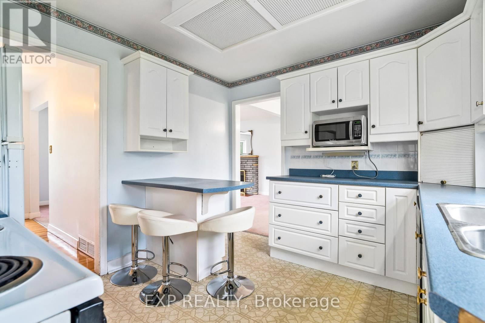 18 BROOKDALE AVENUE Image 9