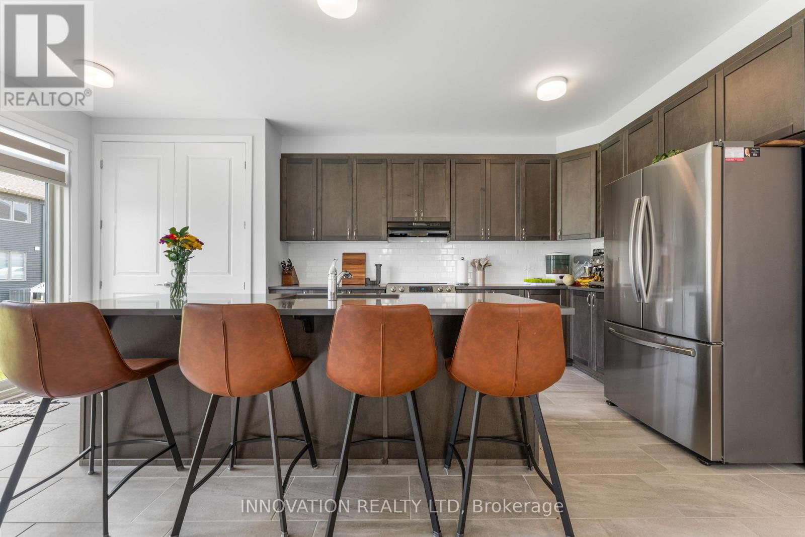 1005 SHOWMAN STREET Image 14