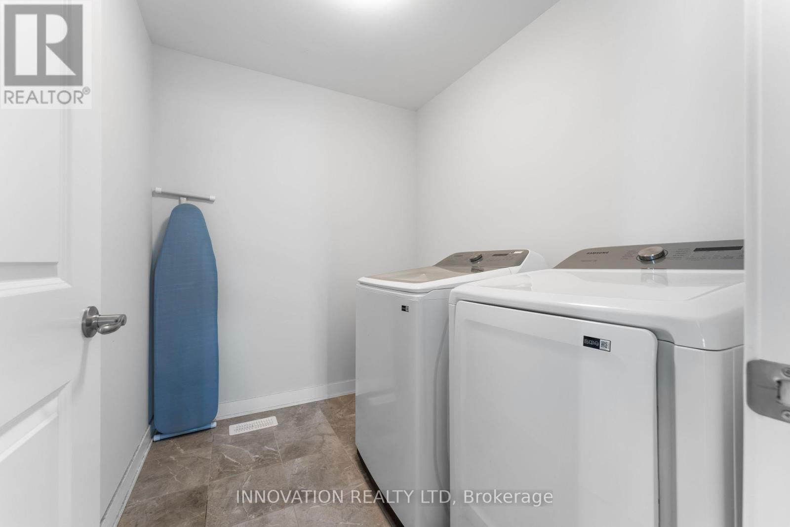 1005 SHOWMAN STREET Image 29