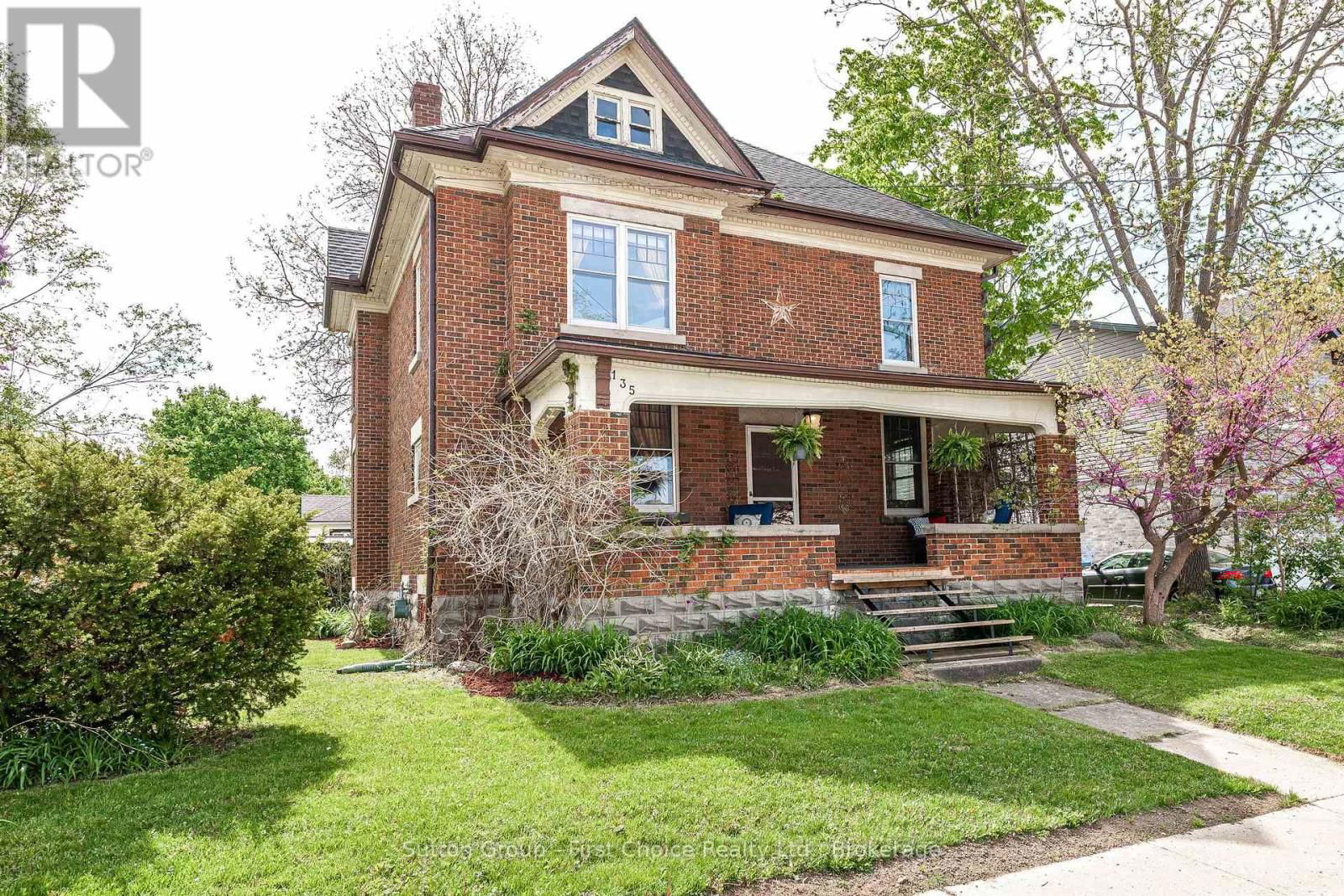 135 ST. DAVID STREET NORTH Image 1