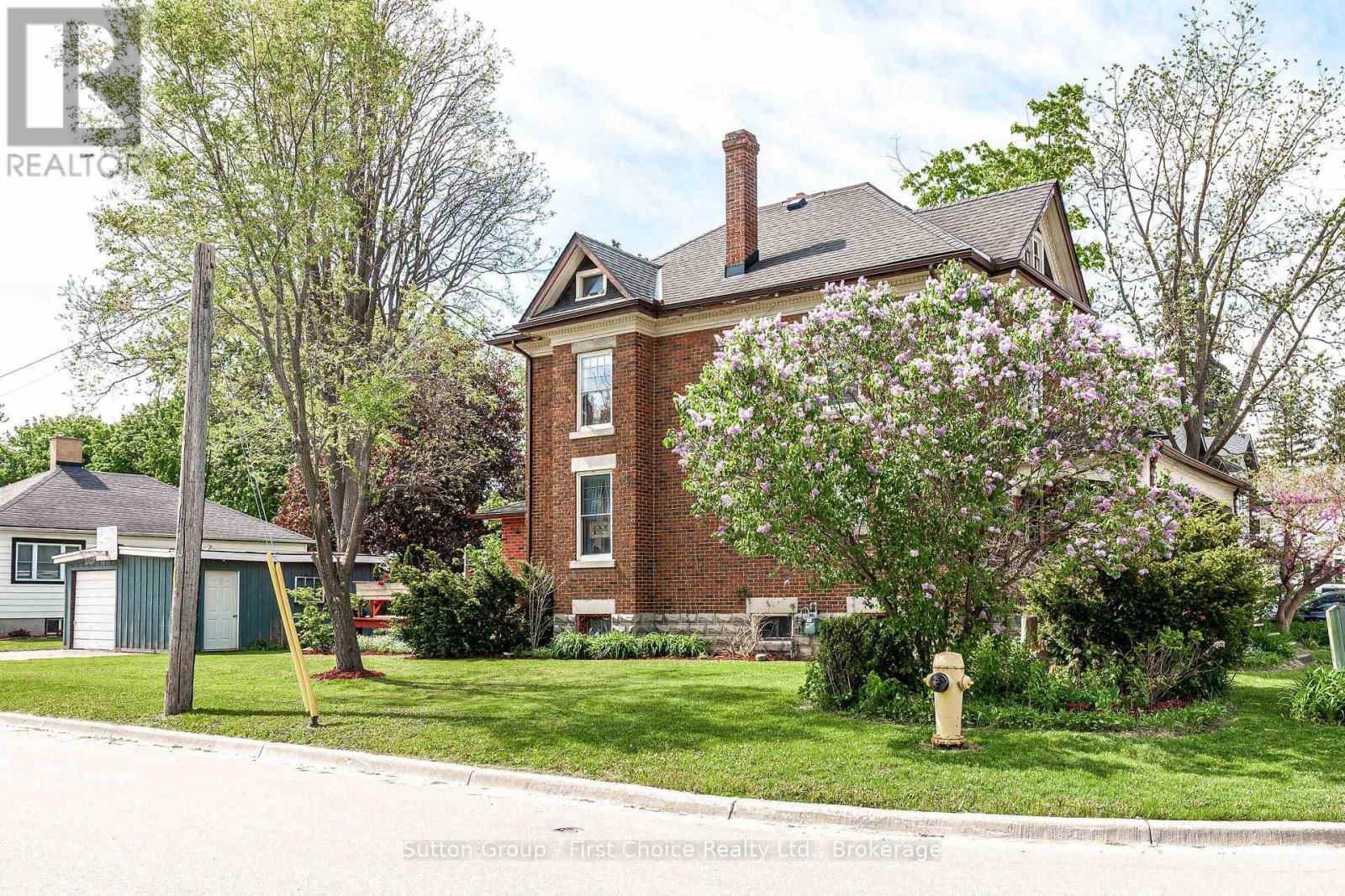 135 ST. DAVID STREET NORTH Image 3