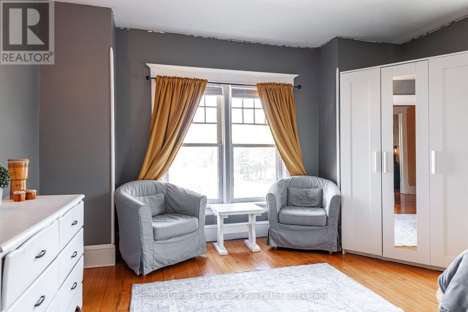 135 ST. DAVID STREET NORTH Image 30
