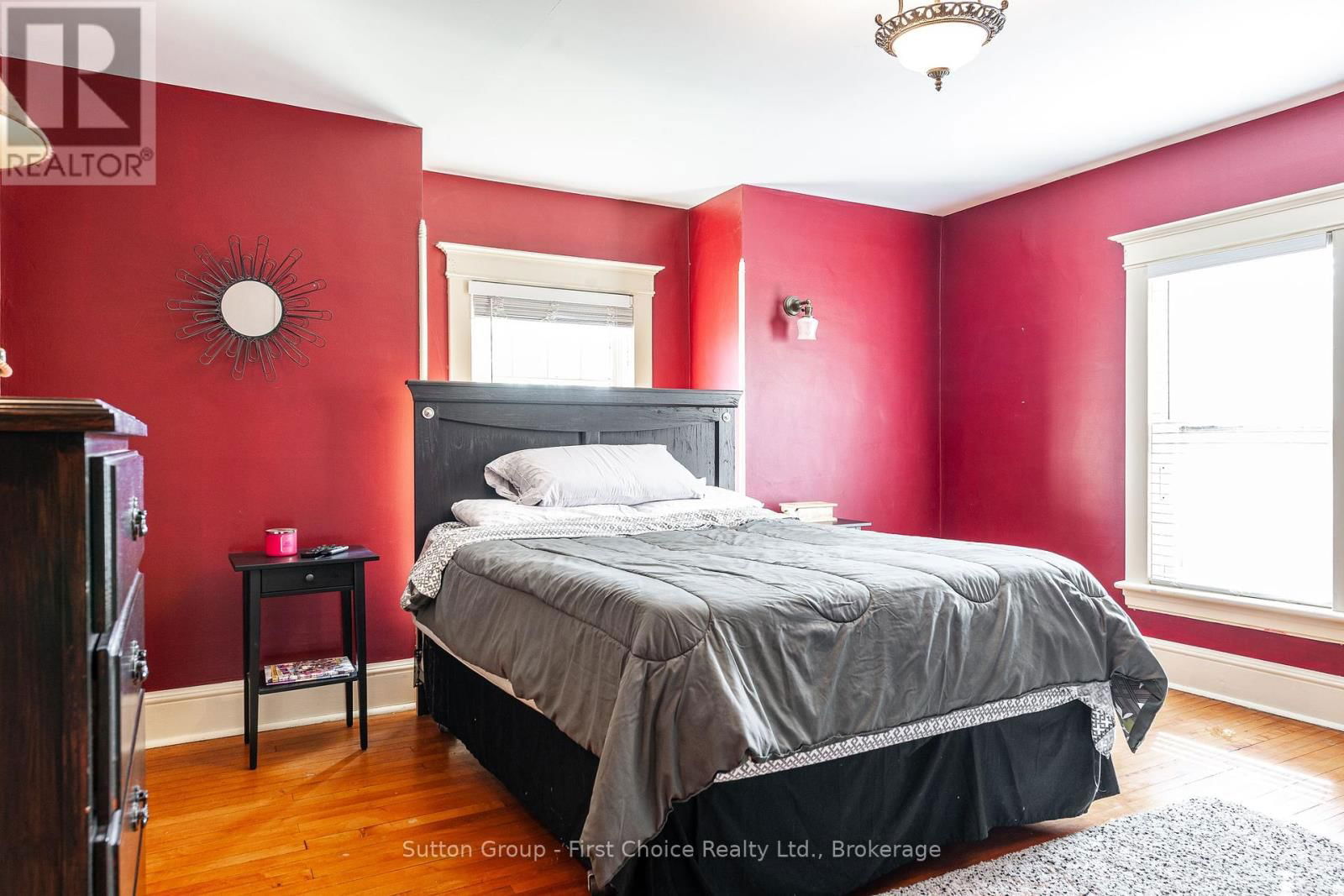 135 ST. DAVID STREET NORTH Image 34