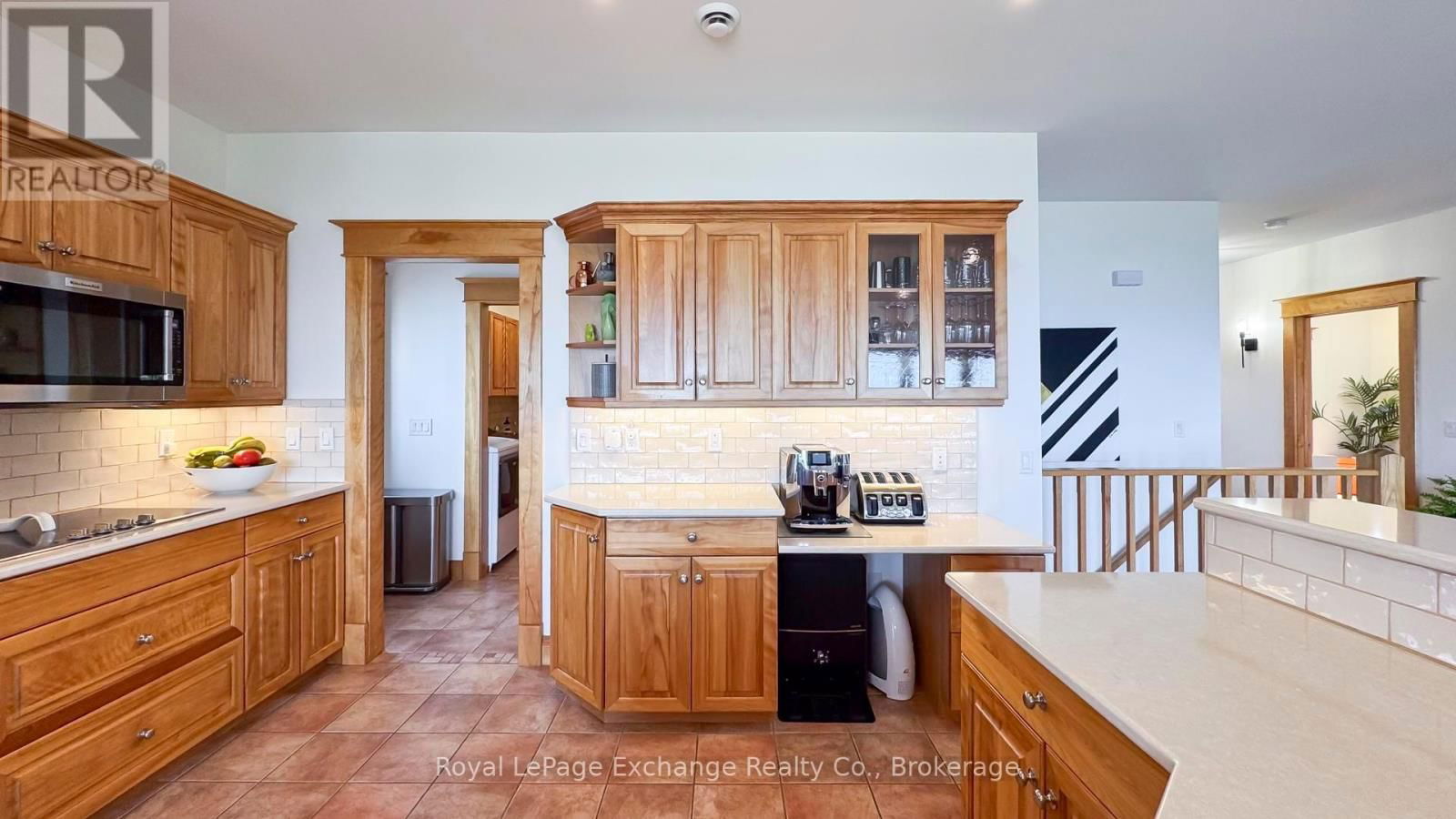 554 HURON TERRACE Image 12