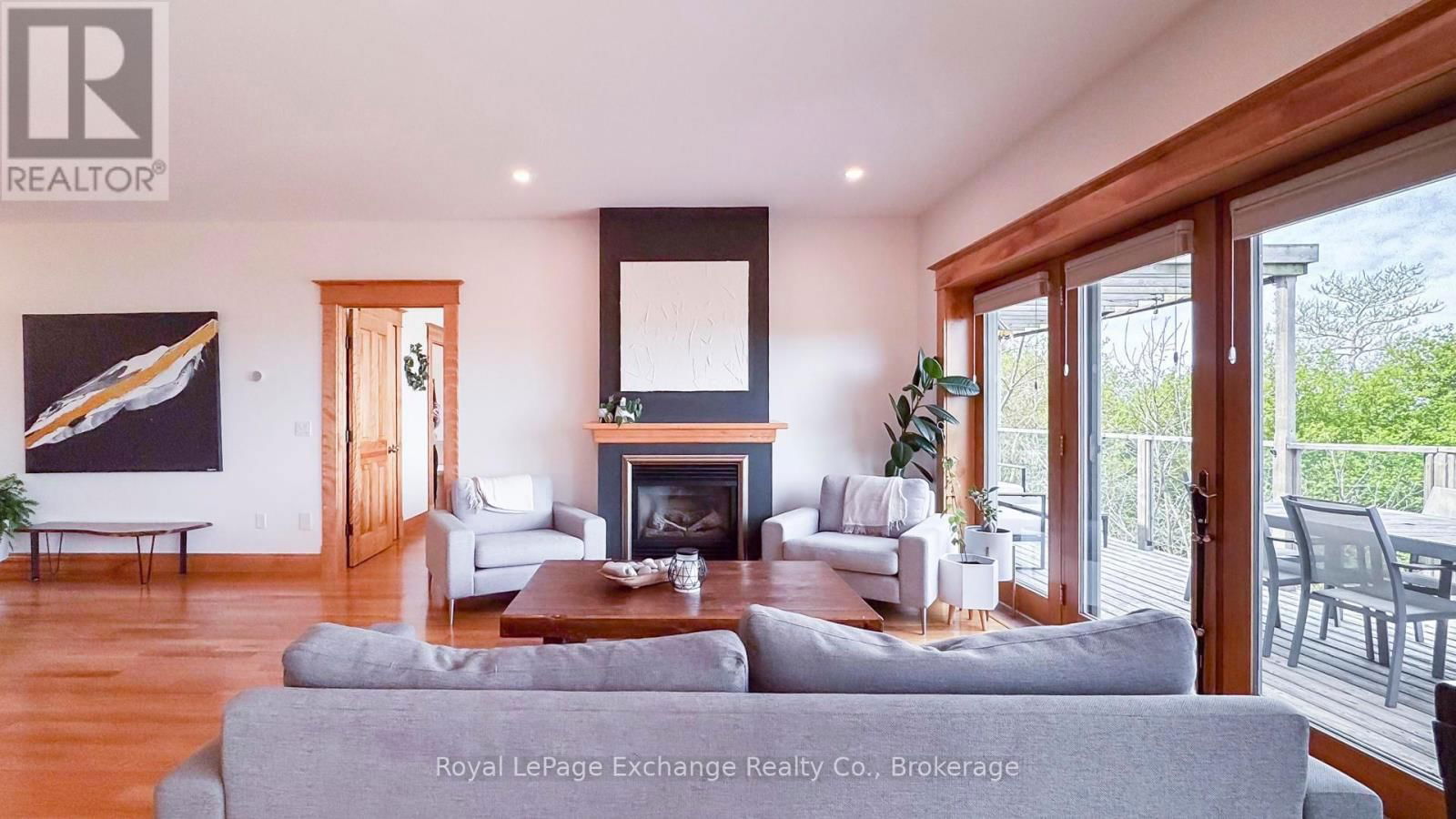 554 HURON TERRACE Image 16
