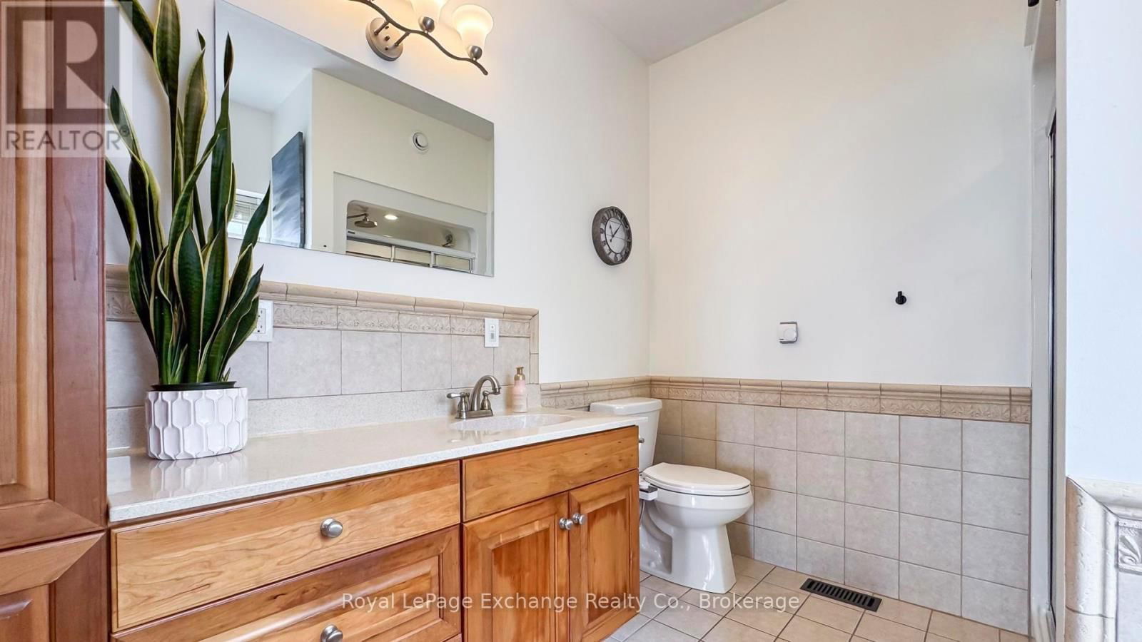 554 HURON TERRACE Image 24