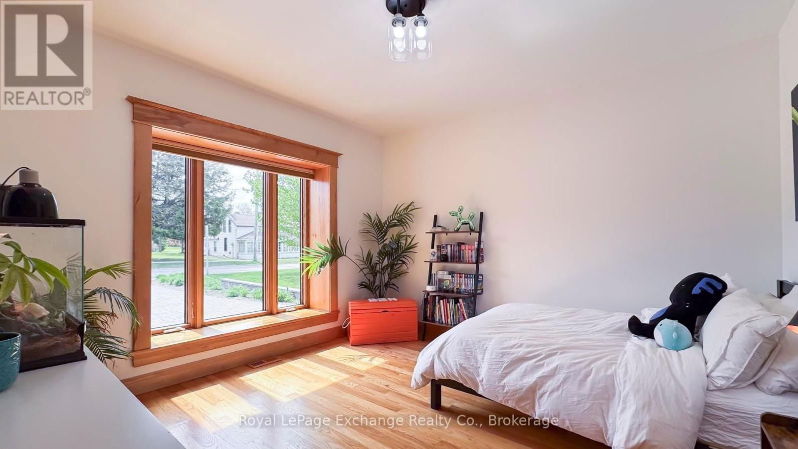 554 HURON TERRACE Image 28