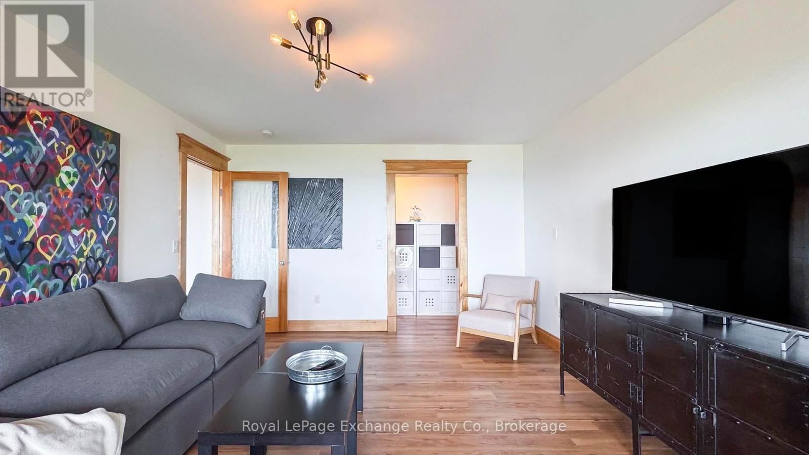 554 HURON TERRACE Image 42