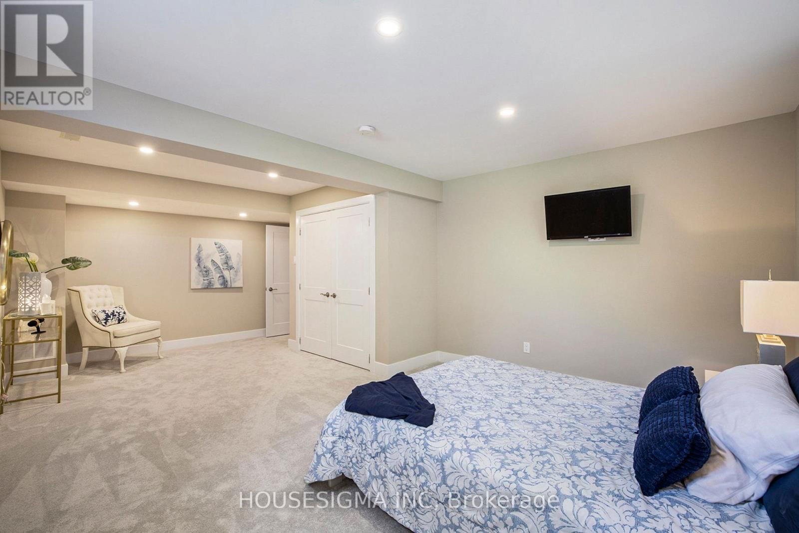 7 CANADIAN DRIVE Image 32