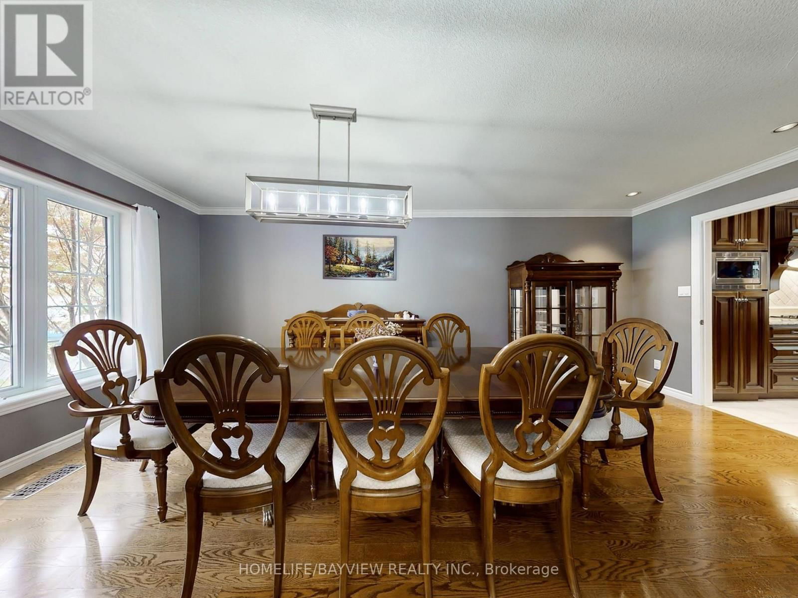 574 SANDBANKS CRESCENT Image 10