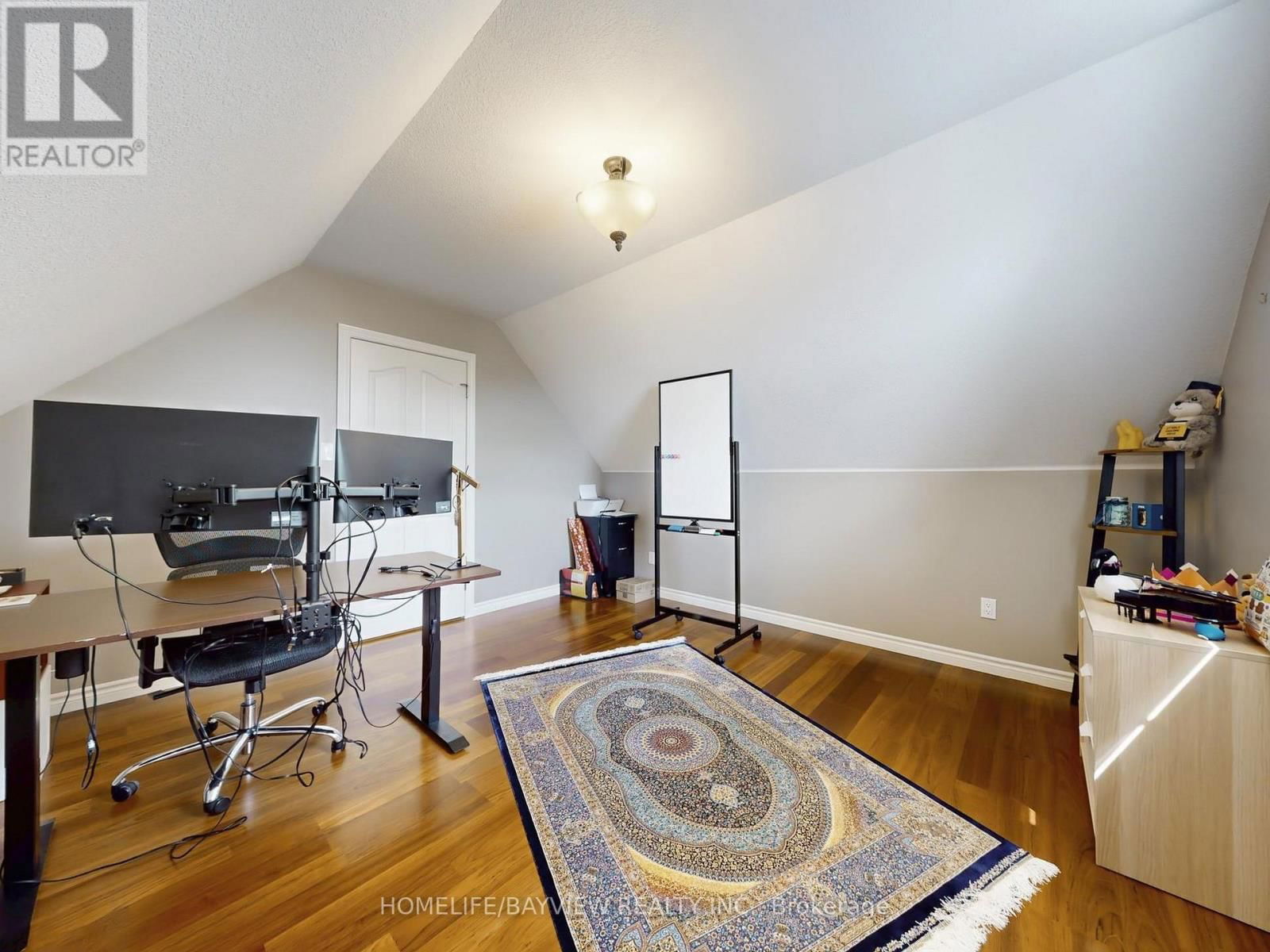 574 SANDBANKS CRESCENT Image 29