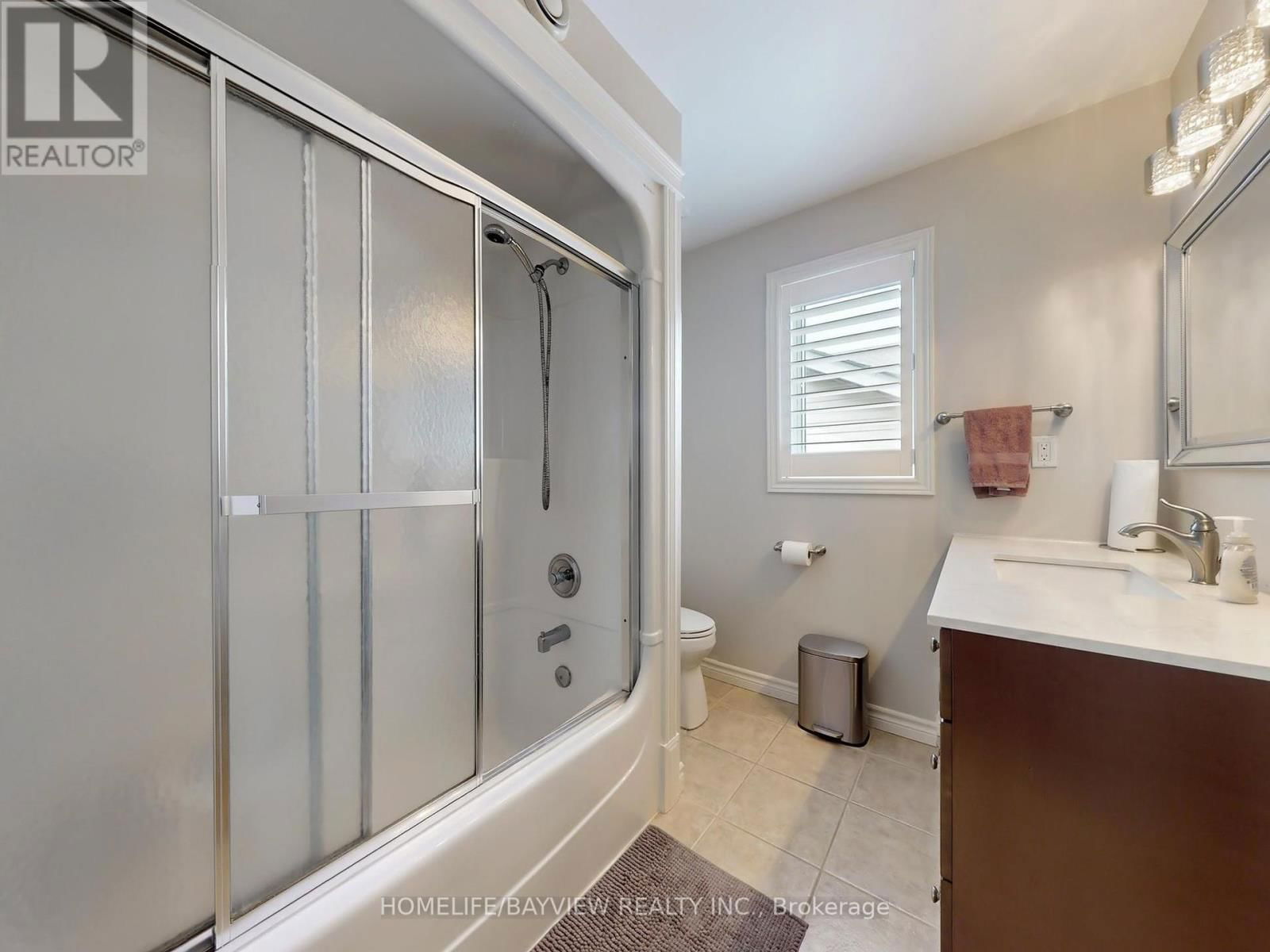 574 SANDBANKS CRESCENT Image 30