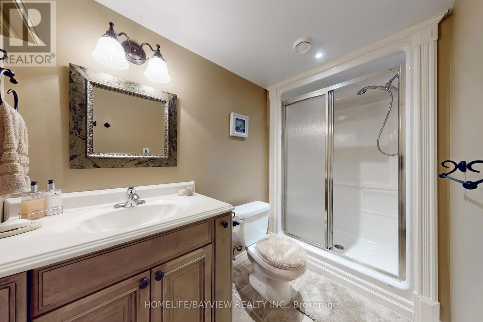 574 SANDBANKS CRESCENT Image 36