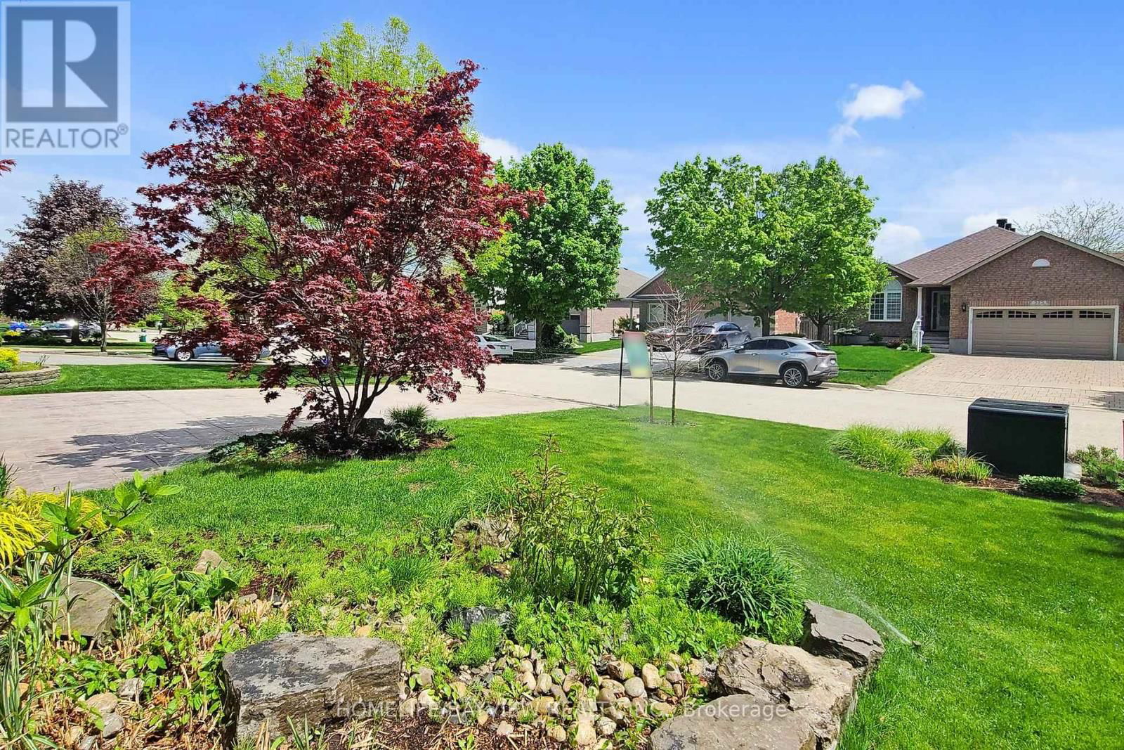 574 SANDBANKS CRESCENT Image 4