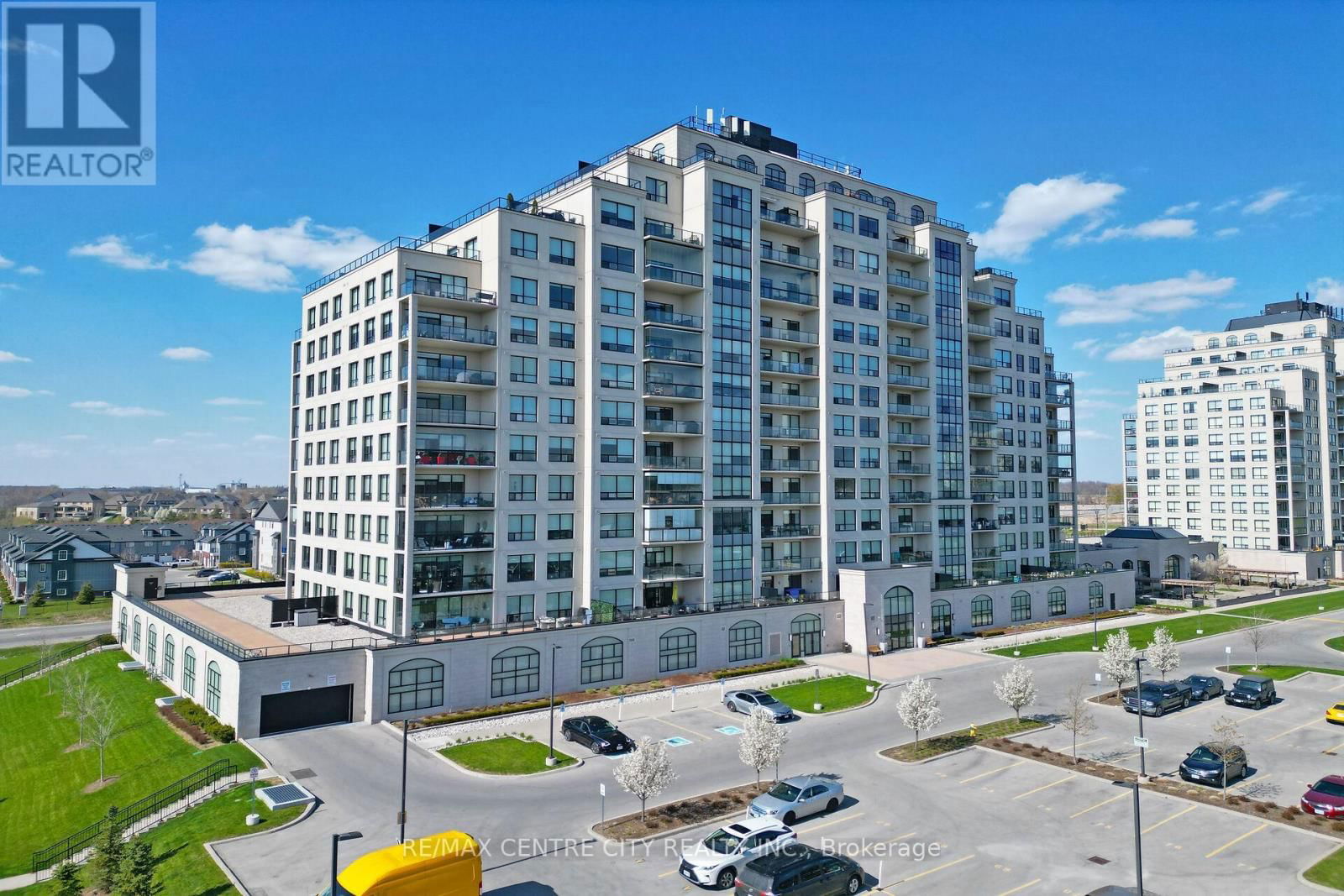801 - 260 VILLAGEWALK BOULEVARD Image 1