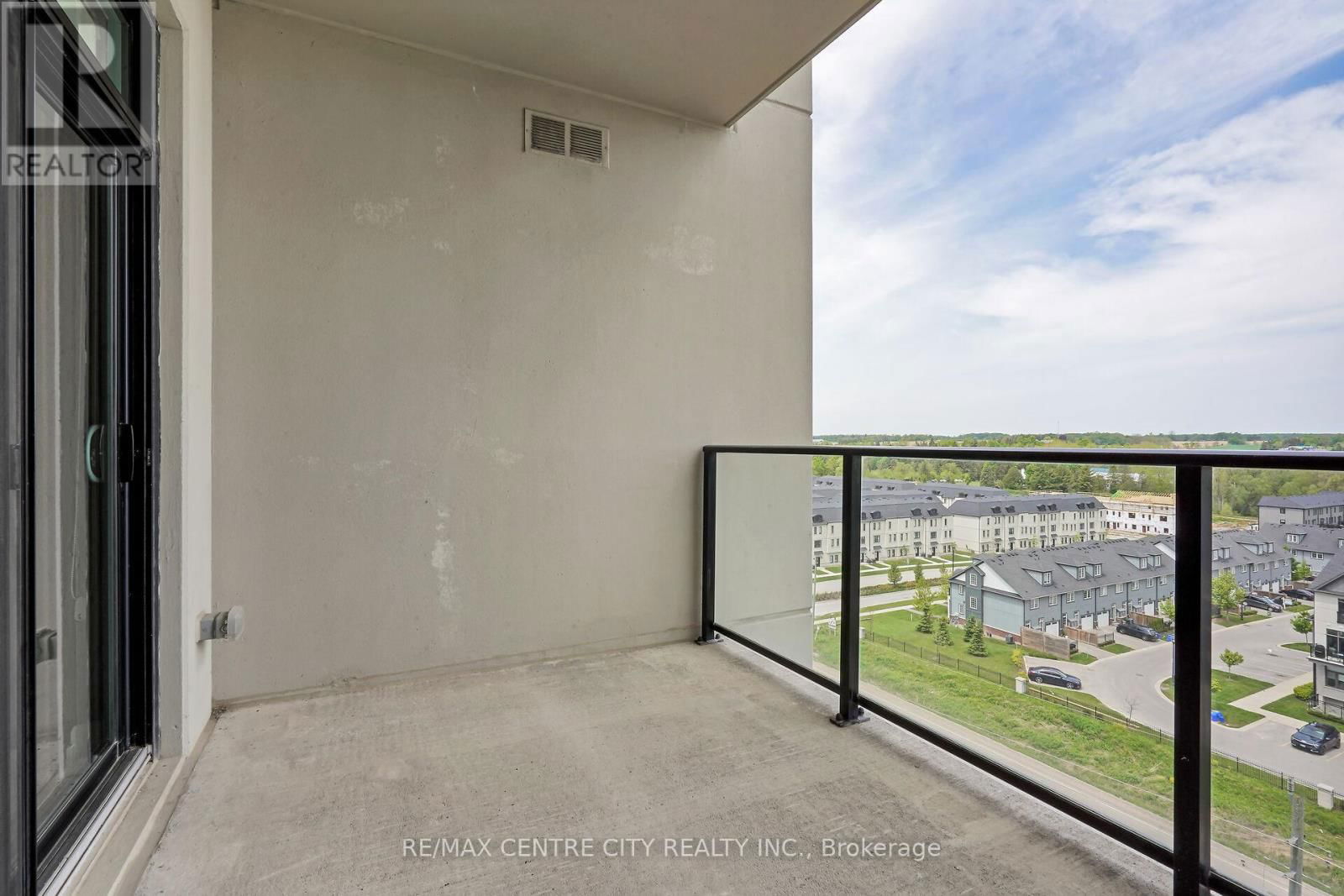 801 - 260 VILLAGEWALK BOULEVARD Image 21