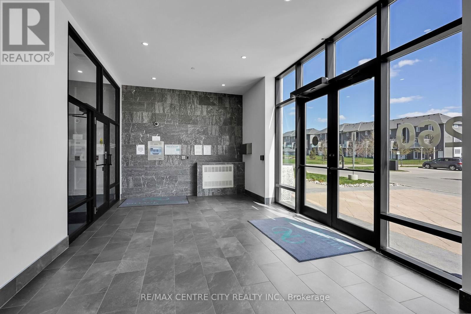801 - 260 VILLAGEWALK BOULEVARD Image 26