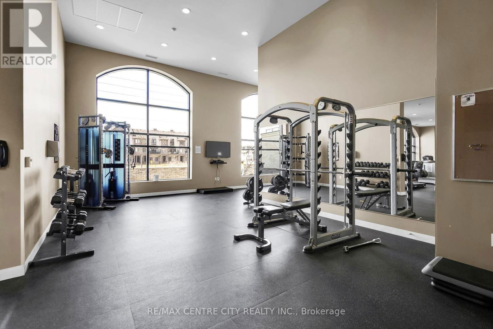 801 - 260 VILLAGEWALK BOULEVARD Image 34