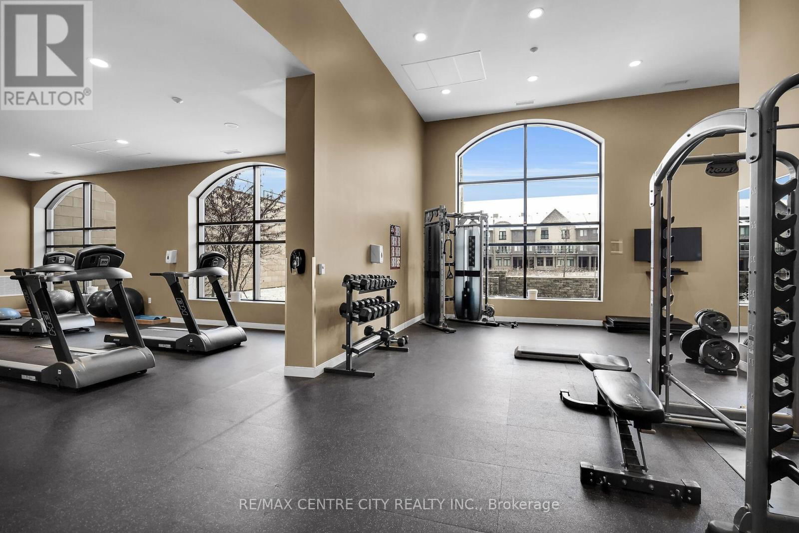 801 - 260 VILLAGEWALK BOULEVARD Image 35