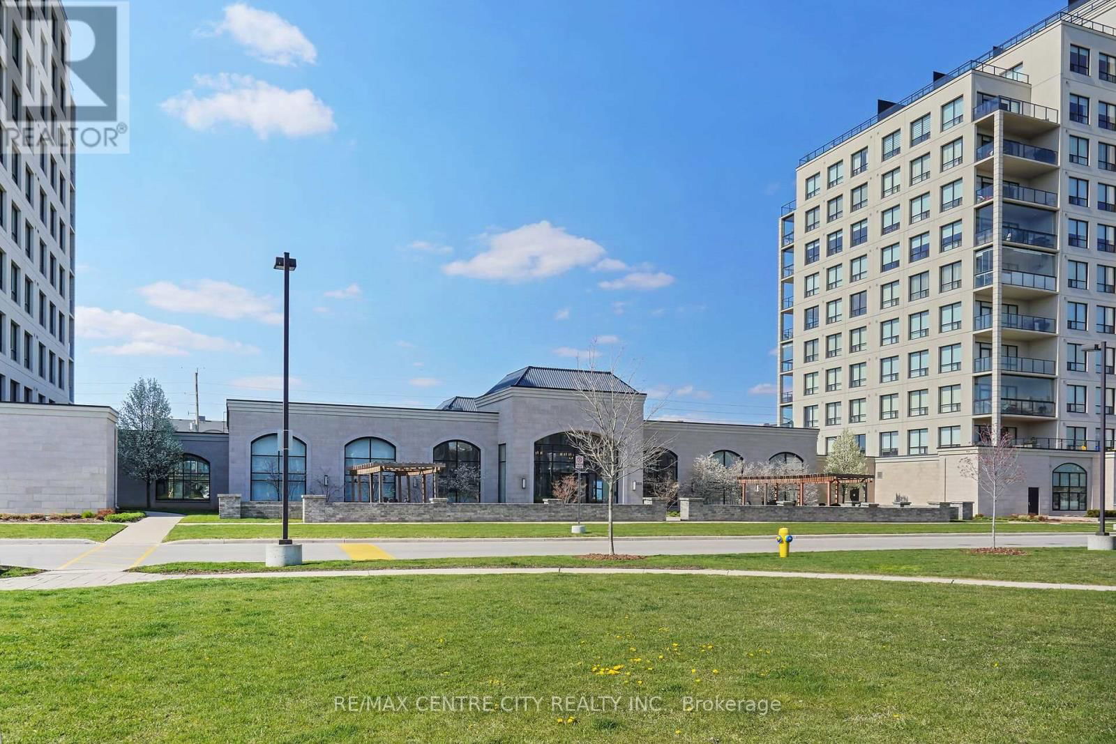 801 - 260 VILLAGEWALK BOULEVARD Image 42