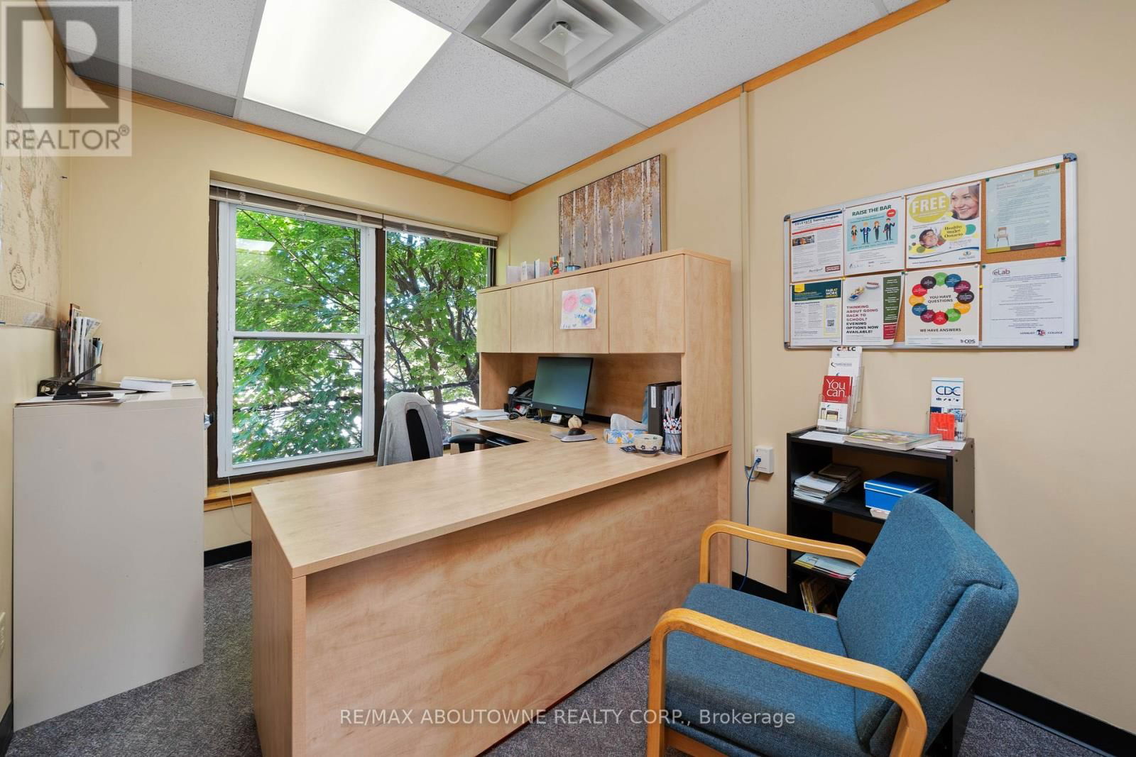 54 DUNDAS STREET EAST Image 14