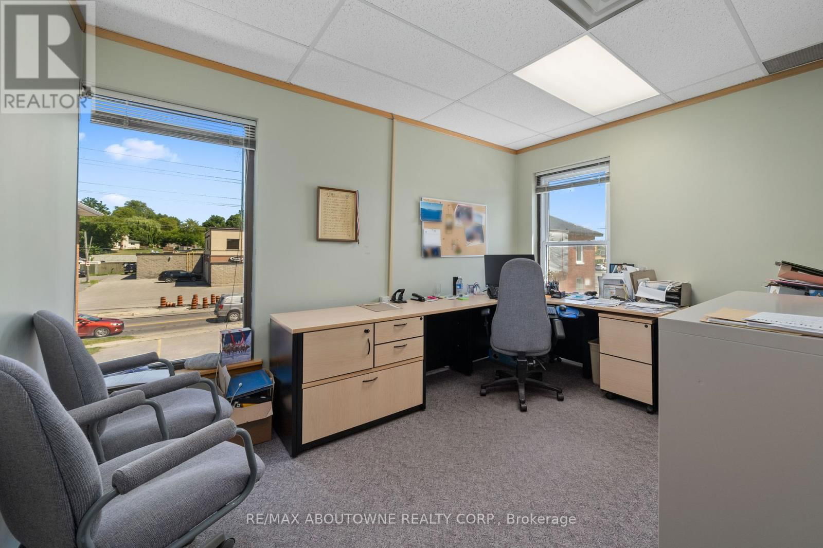 54 DUNDAS STREET EAST Image 17