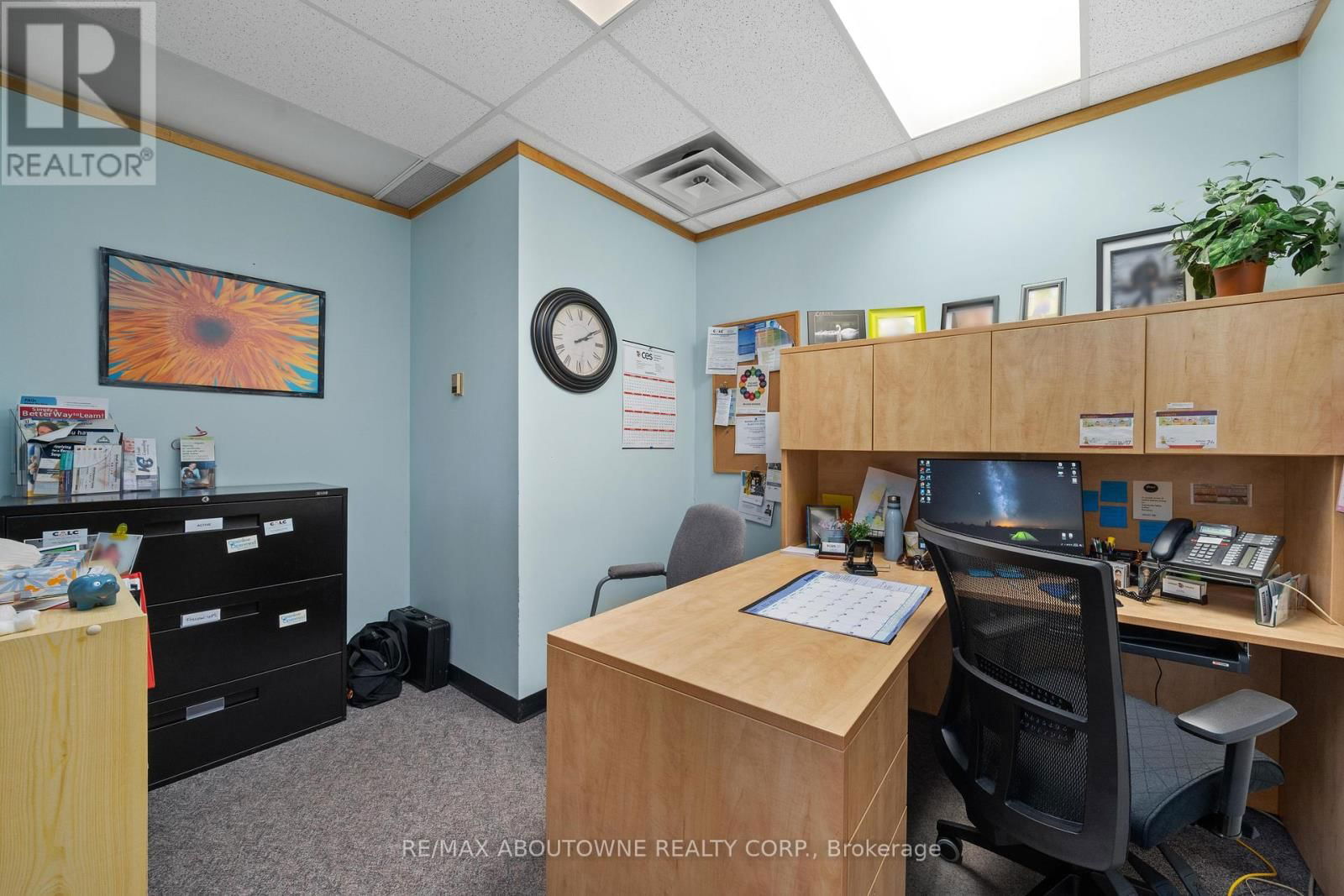 54 DUNDAS STREET EAST Image 19