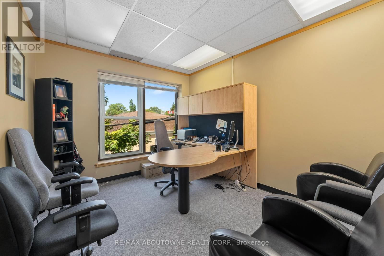 54 DUNDAS STREET EAST Image 22