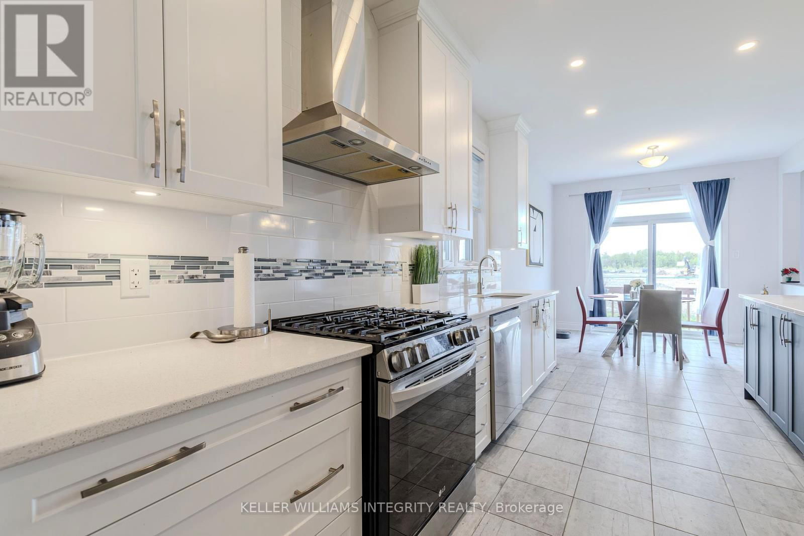 152 FINSBURY AVENUE Image 41