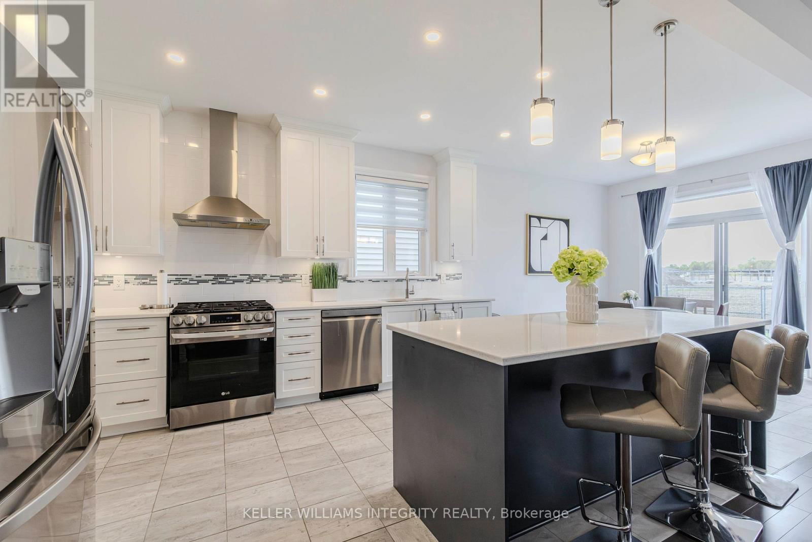 152 FINSBURY AVENUE Image 8