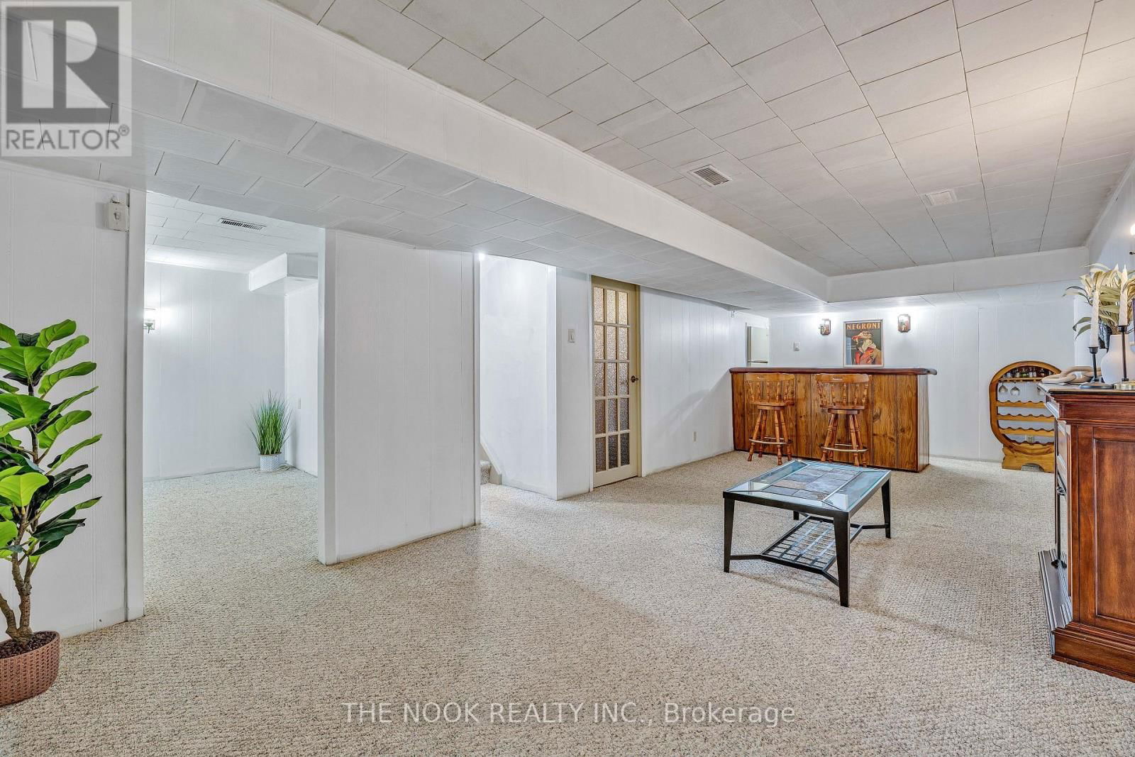 21 RIDEAU CRESCENT Image 10