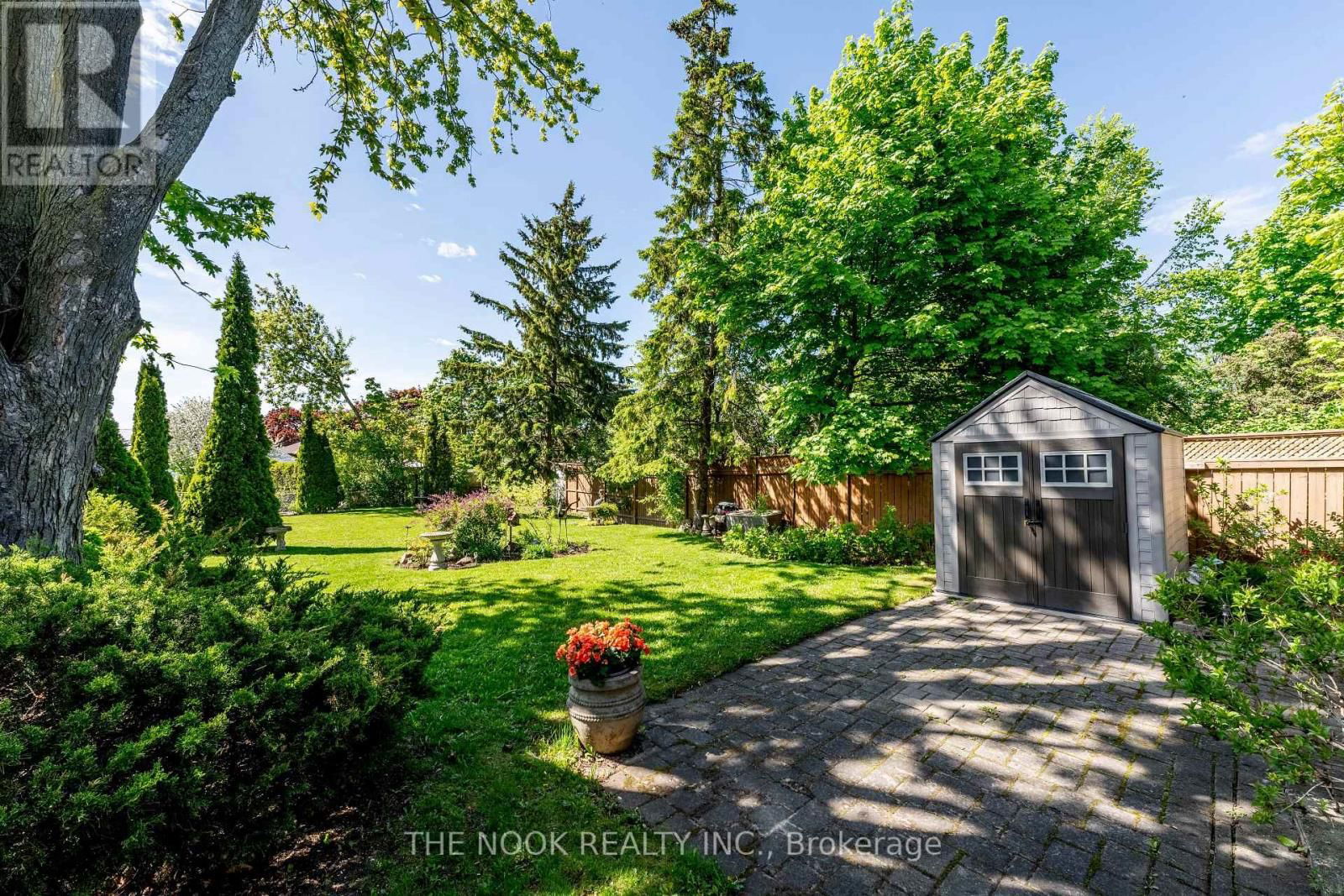 21 RIDEAU CRESCENT Image 13