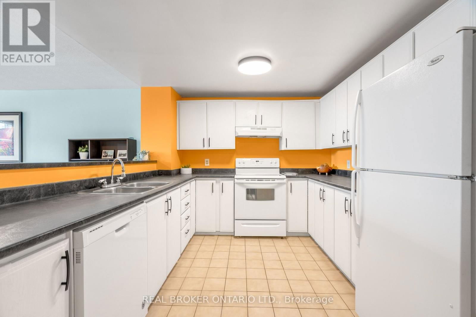 202 - 446 GILMOUR STREET Image 4